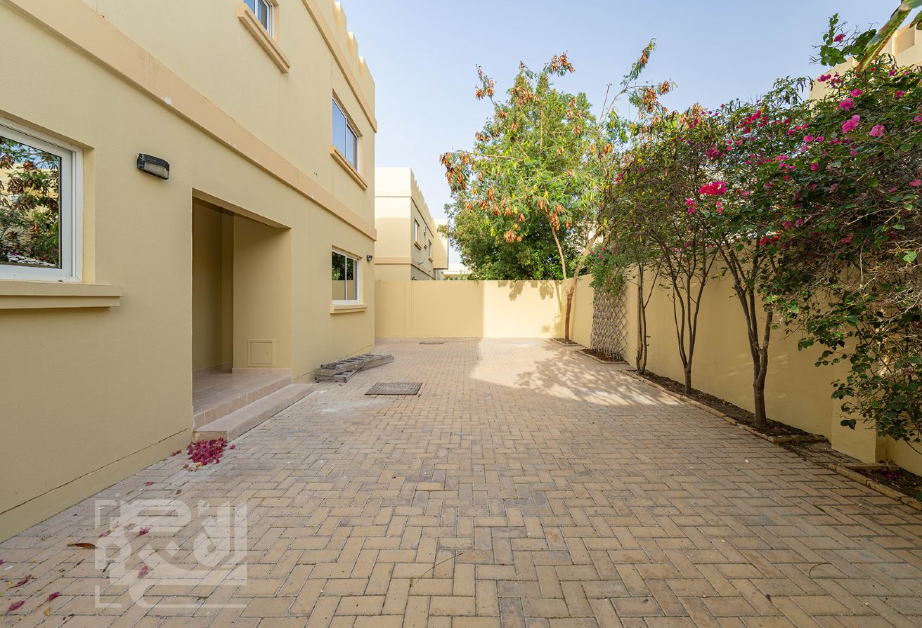 Semi Furnished 5-BHK Villa | Balcony | Pool & Gym