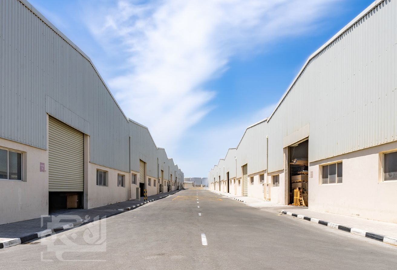 Warehouse Complex | Birkat Al Awamer | Parking
